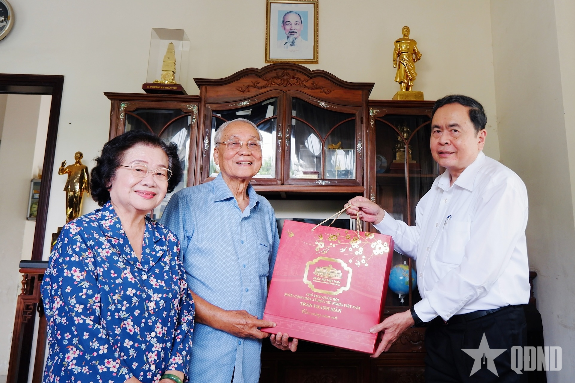 Chủ tịch Quốc hội Trần Thanh Mẫn thăm, chúc Tết nguyên Phó chủ tịch nước Trương Mỹ Hoa